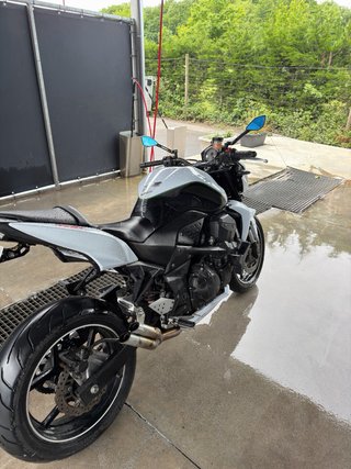 Kawasaki Z750 2010