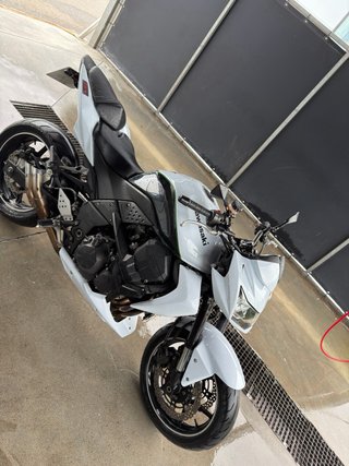 Kawasaki Z750 2010