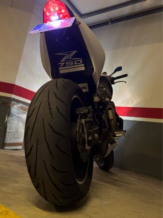 Kawasaki Z750 2010