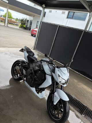 Kawasaki Z750 2010