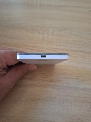 Base de carga inalambrica para teléfono móvil.