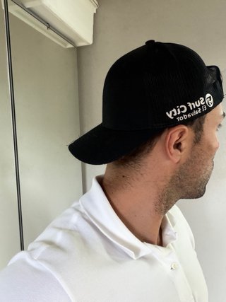 Cappellino nero Surf City El Salvador