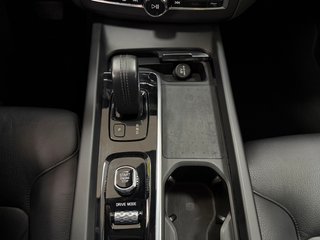 Volvo XC60 Momentum Pro 4x4 B5 2.0D 235CV AutoMHEV
