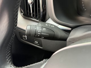 Volvo XC60 Momentum Pro 4x4 B5 2.0D 235CV AutoMHEV
