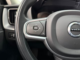 Volvo XC60 Momentum Pro 4x4 B5 2.0D 235CV AutoMHEV