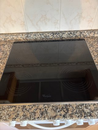 Cocina completa madera y cristal con electrodomest
