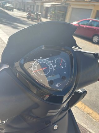 Kymco Agility City 125 Scooter blanca