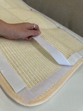 Alfombrilla rascador para gato con velcro