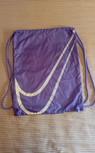 Mochila Nike original, ideal para playa o gimnasio