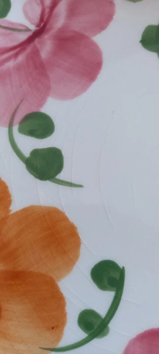 Vassoio rotondo decorato con fiori