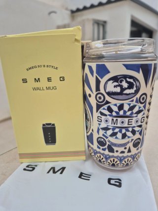 Vaso termo Smeg con relieve