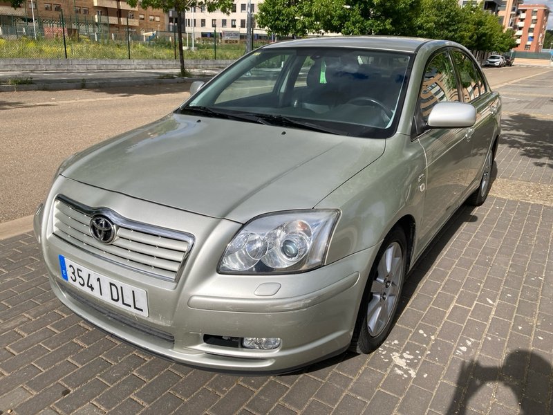 Toyota Avensis 2005 - foto 1