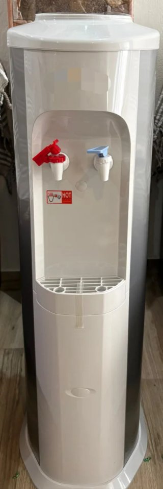 Dispensador de agua caliente y fría