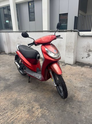 Peugeot Scooter Rojo