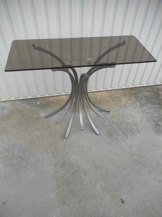 Mesa vintage cristal ahumado y cromo 70s