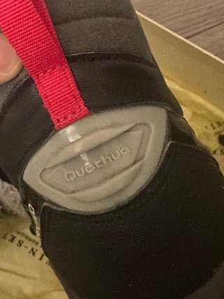 Scarpe Quechua impermeabili nere e rosa