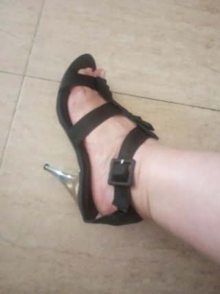 Sandalias negras tacón