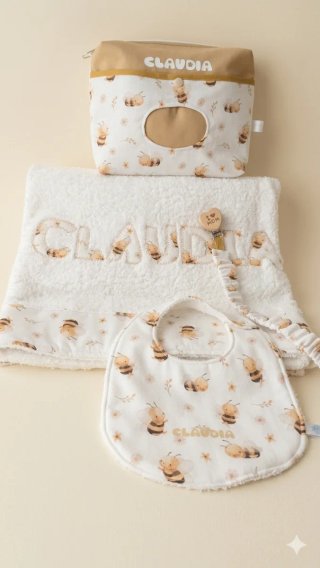 Canastilla bebe, conjunto toalla, babero,portañale