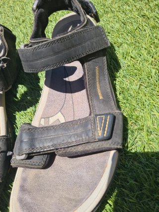 Sandalias Clarks Hombre Negras y Grises