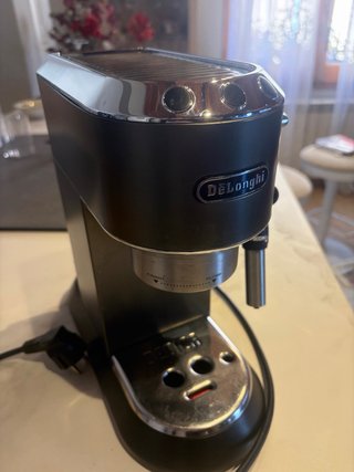 Macchina da caffè DeLonghi nera