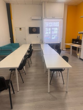 26 mesas blancas de Ikea con patas de metal
