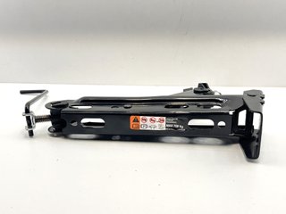 13331922 Gato Alzacoche de Opel Corsa E
