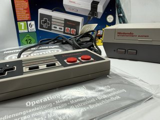 Nintendo Classic MINI NES 30 Giochi Controller