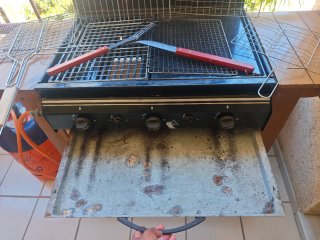 Barbacoa Gas + Bombona - Buen Estado