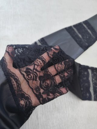 Leggings negros con encaje