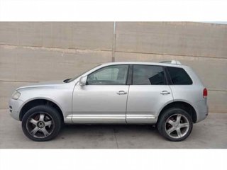 VOLKSWAGEN TOUAREG (7LA)