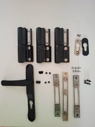 Cerradura MARC, Bombin WÜRTH y Herrajes de puerta.