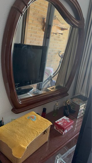 Set completo di camera da letto con tavoli e comodini