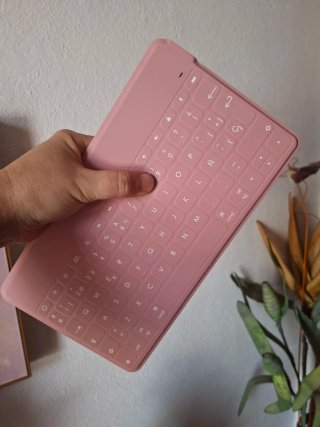 Teclado Logitech Bluetooth Rosa NUEVO A ESTRENAR