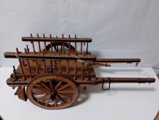 Carro de madera antiguo