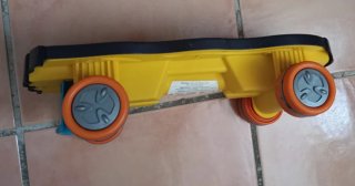 Skate infantil con ruedas naranjas