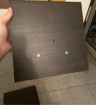 Baldas de madera oscuras