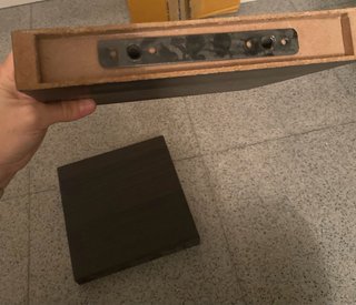 Baldas de madera oscuras