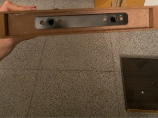Baldas de madera oscuras
