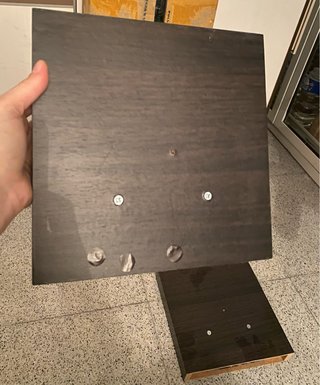 Baldas de madera oscuras