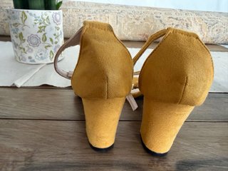Sandalias de tacón ZH mostaza