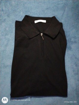 Polo nero con zip
