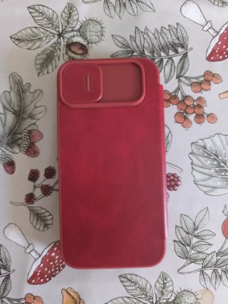 Funda Nillkin Qin Pro iPhone 14 Plus Roja