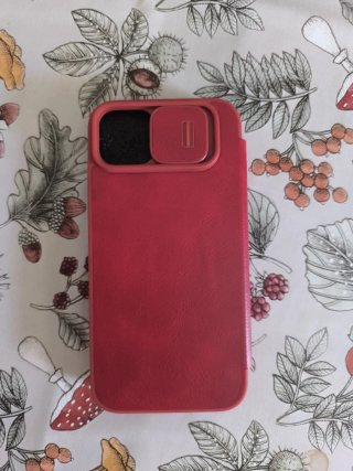 Funda Nillkin Qin Pro iPhone 14 Plus Roja