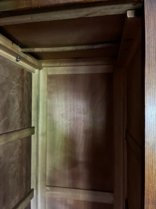 Armario de madera 3 puertas.