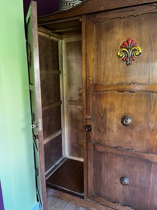 Armario de madera 3 puertas.
