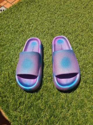Sandalias mujer Primark azul y morado