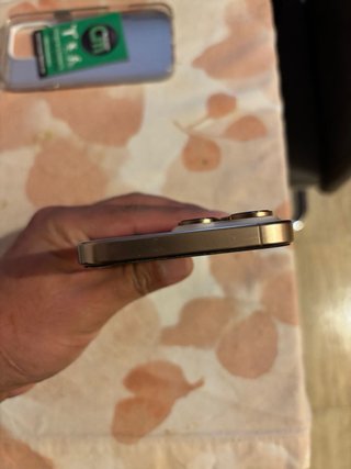 iPhone 16 Pro Max Dorado/Plateado