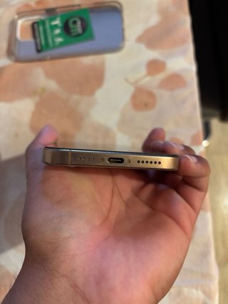 iPhone 16 Pro Max Dorado/Plateado