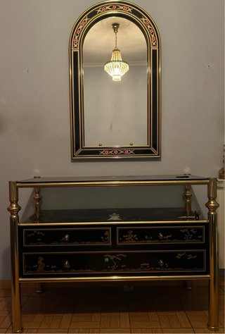 sillones, sillas, mesas, comoda, aparador, espejos