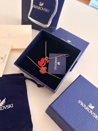 Conjunto Swarovski Cisne Rojo